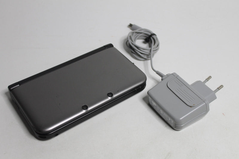 Laden Sie das Bild in Galerie -Viewer, Nintendo 3DS XL Handheld-Spielkonsole - Silber/Schwarz (2201199)

