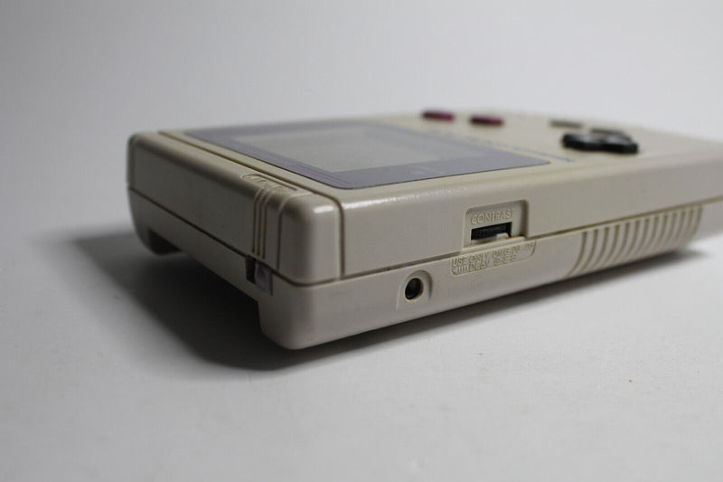 Laden Sie das Bild in Galerie -Viewer, Nintendo Game Boy Spielkonsole - Grau toller Zustand voll funktionsfähig
