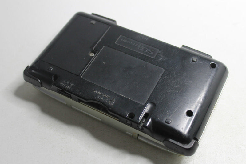 Laden Sie das Bild in Galerie -Viewer, Nintendo DS Platinum Silber Handheld-Spielkonsole defekt
