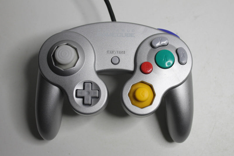 Laden Sie das Bild in Galerie -Viewer, NGC - Nintendo GameCube Konsole Silber mit Controller

