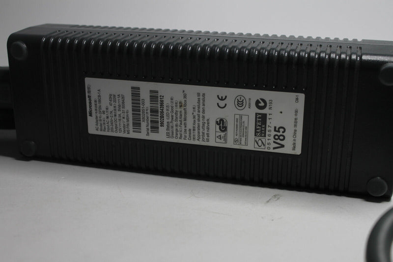 Laden Sie das Bild in Galerie -Viewer, Microsoft Xbox 360 Premium 60GB Weiß Spielekonsole mit 2 Controllern
