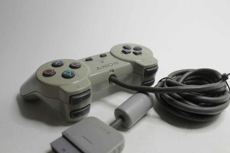 Laden Sie das Bild in Galerie -Viewer, Original Sony Playstation 1 Controller | PS1 Controller | SCPH-1080 | Grau

