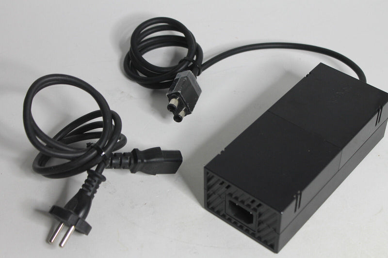 Laden Sie das Bild in Galerie -Viewer, Microsoft Xbox One 500GB Spielekonsole - Schwarz (5C5-00013)
