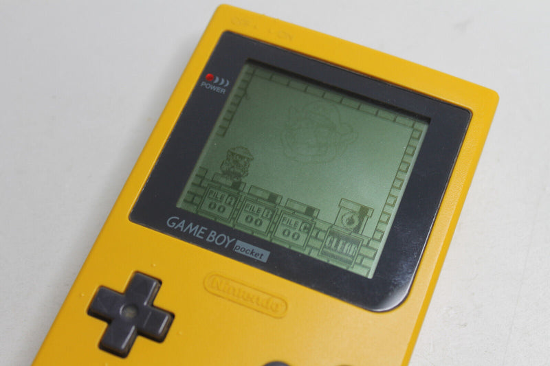 Laden Sie das Bild in Galerie -Viewer, Nintendo Game Boy Pocket Gelb Handheld-Spielkonsole
