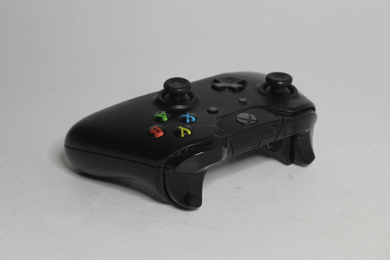 Laden Sie das Bild in Galerie -Viewer, Microsoft Xbox One 500GB Spielekonsole - Schwarz (5C5-00013)
