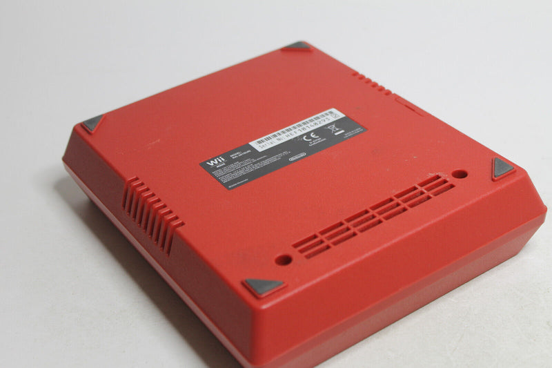 Laden Sie das Bild in Galerie -Viewer, Nintendo Wii Mini Konsole Rot - Nur Konsole - GUT
