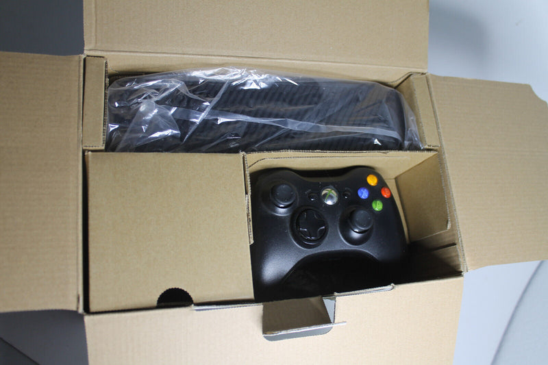 Laden Sie das Bild in Galerie -Viewer, Microsoft Xbox 360 E 500GB Schwarz Spielekonsole OVP Top Zustand
