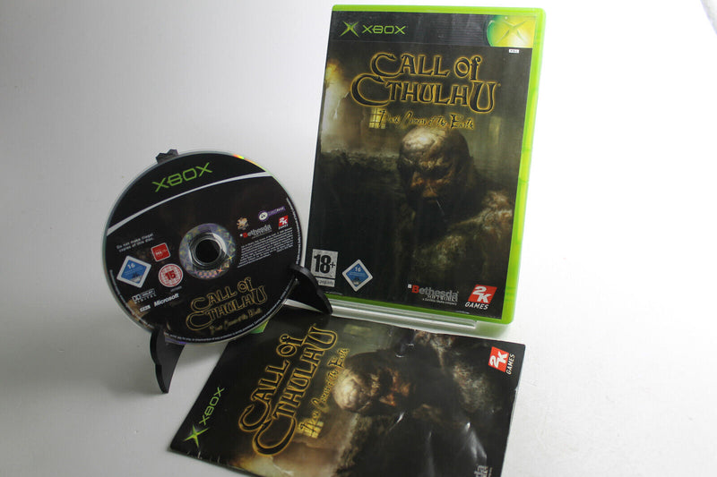 Laden Sie das Bild in Galerie -Viewer, Call of Cthulhu: Dark Corners of The Earth - Xbox Classic
