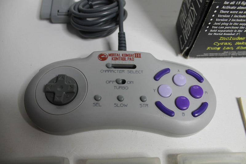 Laden Sie das Bild in Galerie -Viewer, Sega Genesis Mortal Kombat 3 Kontrol Pad Version 1 Controller Joystick OVP
