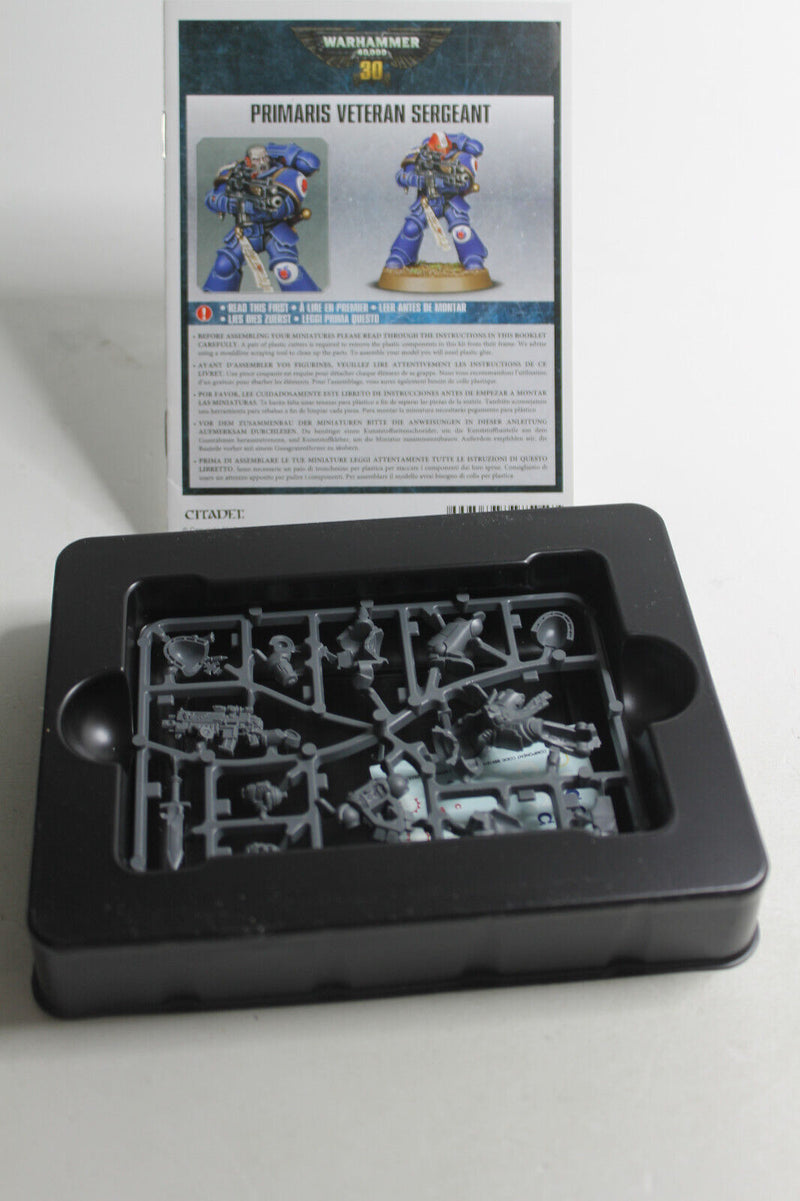Laden Sie das Bild in Galerie -Viewer, Primaris Space Marines - Exclusive Intercessor Veteran Sergeant neu
