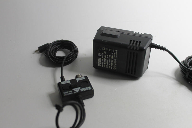 Laden Sie das Bild in Galerie -Viewer, Sega Mega Drive Schwarz Spielekonsole (PAL) - teildefekt -
