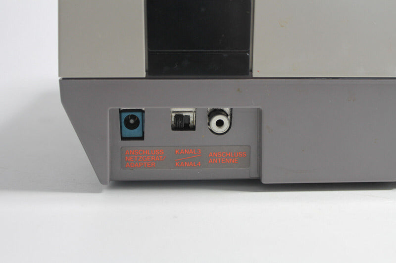 Laden Sie das Bild in Galerie -Viewer, Nintendo Super Entertainment System Spielekonsole - Grau (NES-001) - defekt
