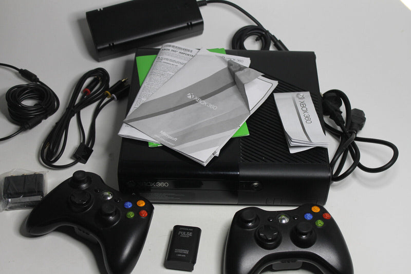 Laden Sie das Bild in Galerie -Viewer, Microsoft Xbox 360 E 500GB Schwarz Spielekonsole OVP Top Zustand
