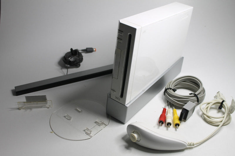 Laden Sie das Bild in Galerie -Viewer, Nintendo Wii Sports Pack 512MB Spielekonsole - Weiß (2100140)
