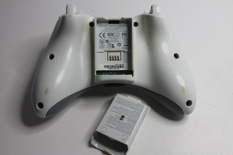Laden Sie das Bild in Galerie -Viewer, Microsoft Xbox 360 Premium 60GB Weiß Spielekonsole mit 2 Controllern
