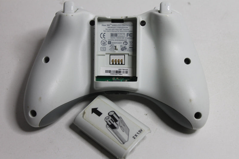 Laden Sie das Bild in Galerie -Viewer, Microsoft Xbox 360 Arcade 256MB Weiß Spielekonsole (XGX-00059)

