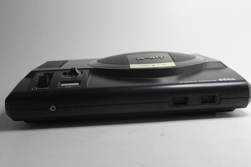 Laden Sie das Bild in Galerie -Viewer, Sega Mega Drive Schwarz Spielekonsole (PAL) - teildefekt -
