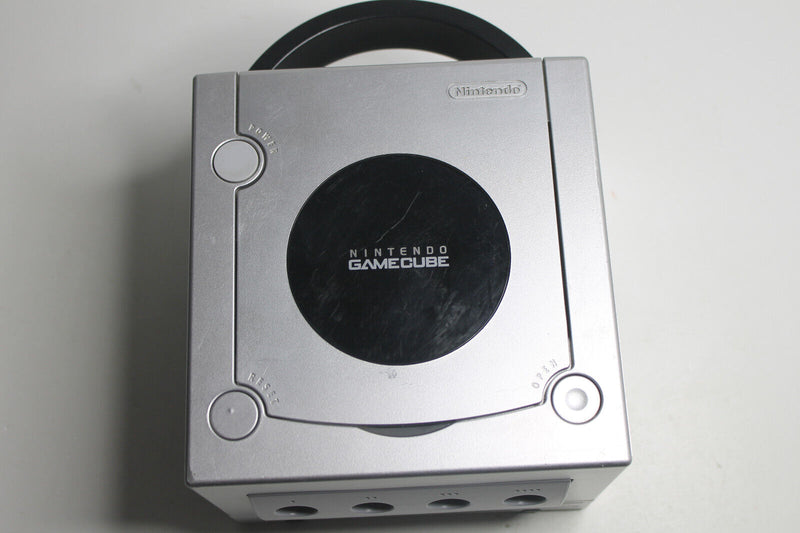 Laden Sie das Bild in Galerie -Viewer, NGC - Nintendo GameCube Konsole Silber mit Controller
