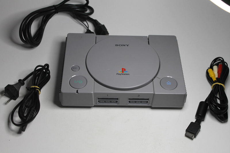 Laden Sie das Bild in Galerie -Viewer, Sony PlayStation 1 Spielekonsole - Grau (SCPH-7502) teildefekt
