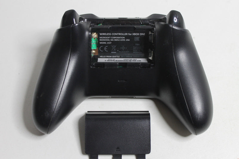 Laden Sie das Bild in Galerie -Viewer, Microsoft Xbox One X 1TB Spielkonsole - Schwarz

