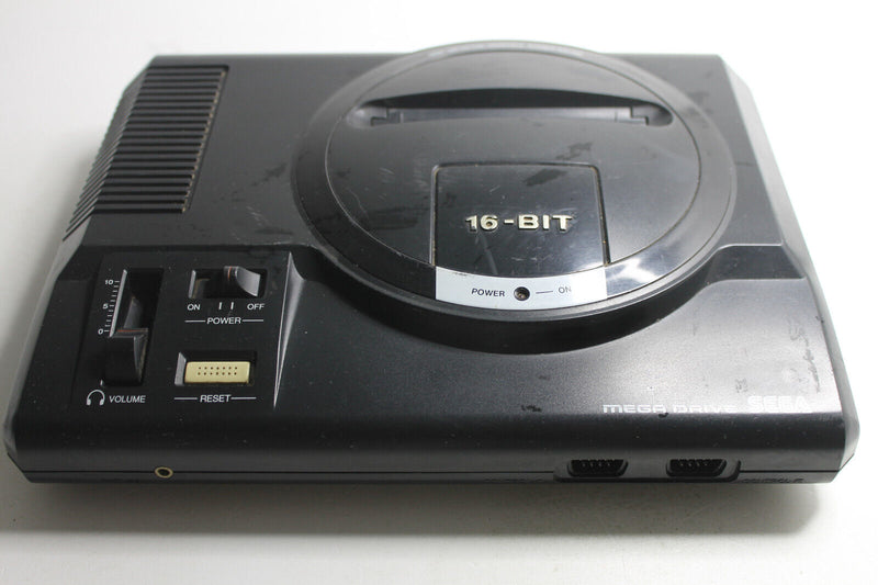 Laden Sie das Bild in Galerie -Viewer, Sega Mega Drive Schwarz Spielekonsole (PAL)
