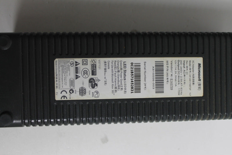 Laden Sie das Bild in Galerie -Viewer, Microsoft Xbox 360 Arcade 256MB Weiß Spielekonsole (XGX-00059)
