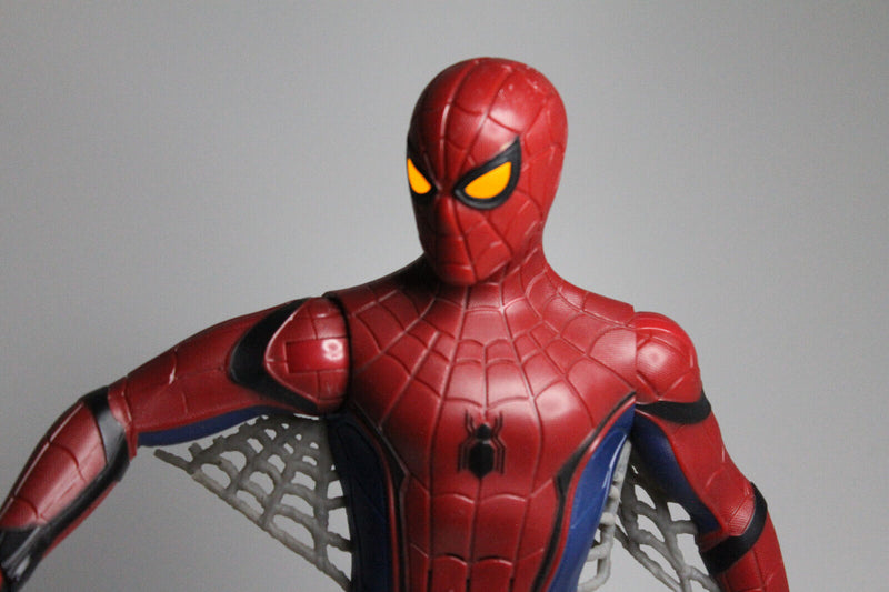 Laden Sie das Bild in Galerie -Viewer, Marvel Figuren Spiderman mit Licht und Sprachausgabe über 30 cm
