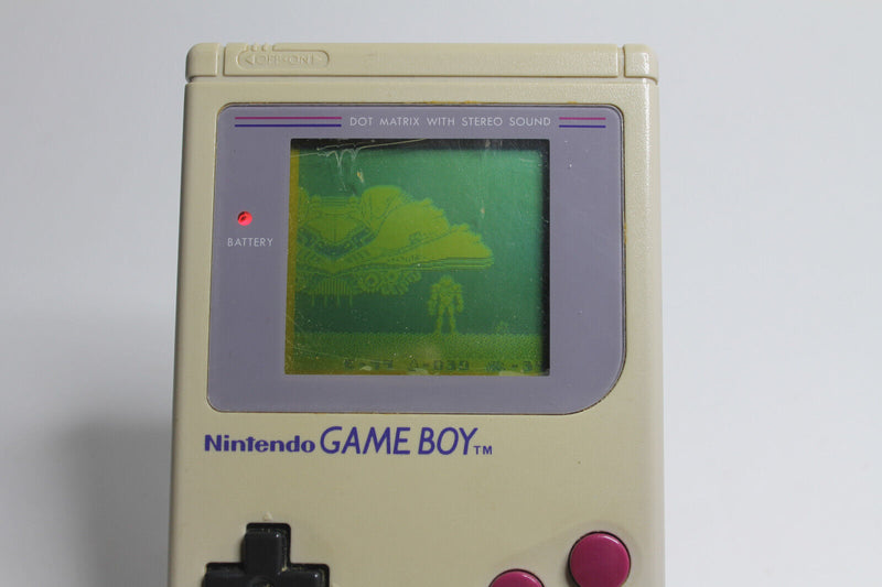 Laden Sie das Bild in Galerie -Viewer, Nintendo Game Boy Spielkonsole - Grau toller Zustand voll funktionsfähig
