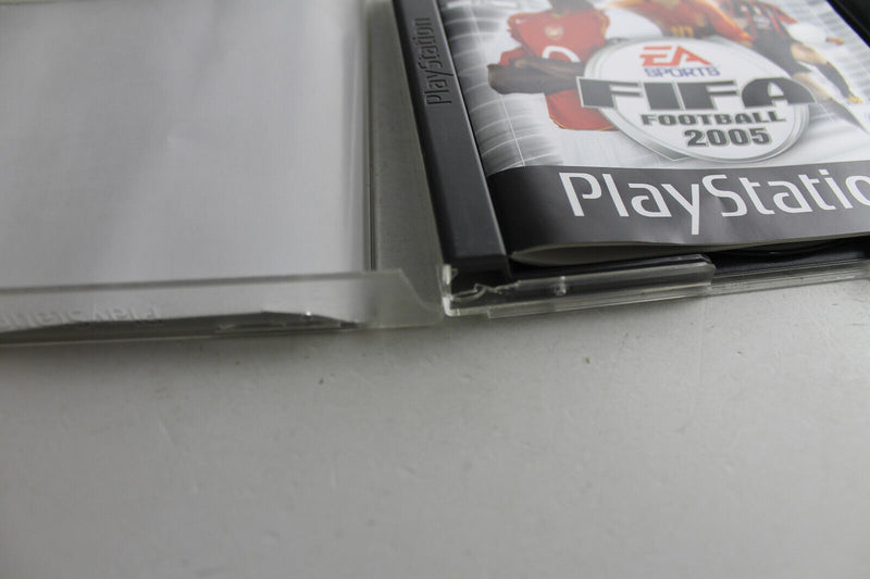 Laden Sie das Bild in Galerie -Viewer, PS1 / Sony Playstation 1 - FIFA Football 2005 [Platinum] DE mit OVP
