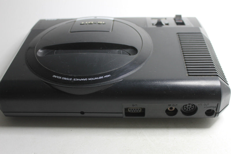 Laden Sie das Bild in Galerie -Viewer, Sega Mega Drive Schwarz Spielekonsole (PAL)
