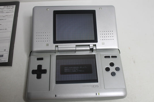 Nintendo DS Platinum Silber Spielkonsole Neuwertig Schanier gebrochen mit OVP