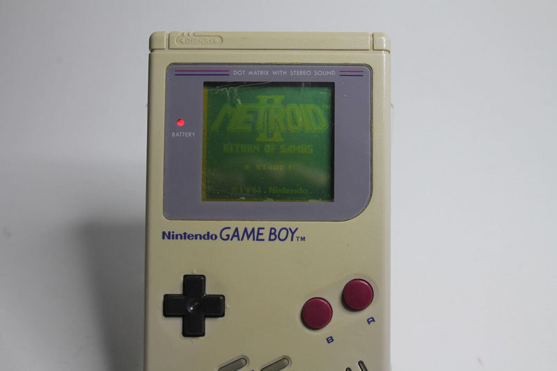 Laden Sie das Bild in Galerie -Viewer, Nintendo Game Boy Spielkonsole - Grau toller Zustand voll funktionsfähig
