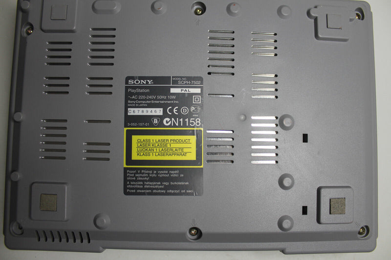 Laden Sie das Bild in Galerie -Viewer, Sony PlayStation 1 Spielekonsole - Grau (SCPH-7502) teildefekt
