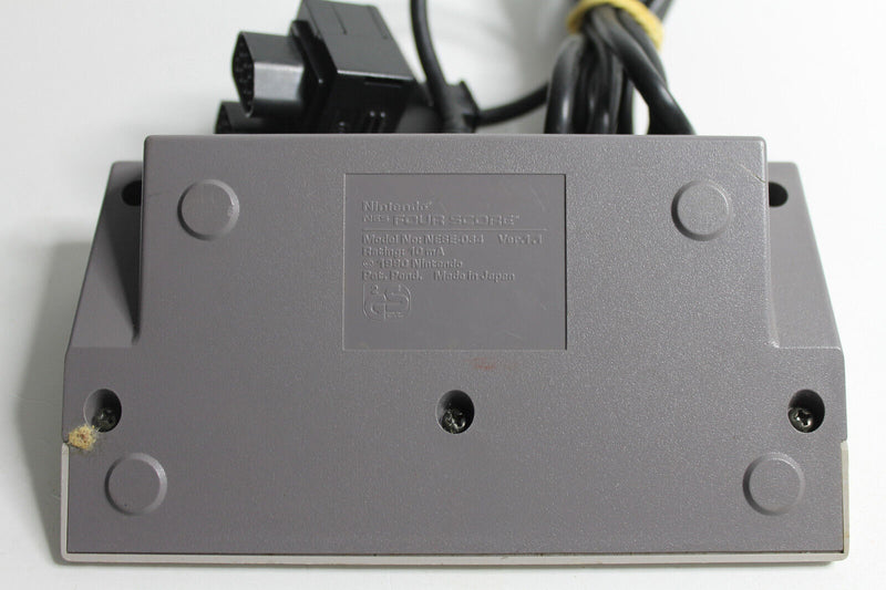 Laden Sie das Bild in Galerie -Viewer, Original Nintendo NES Four Score Controller 4 Spieler Adapter
