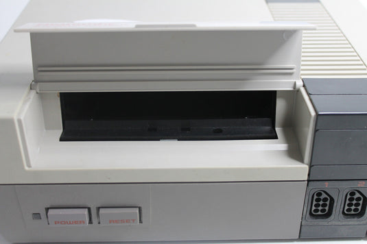 Nintendo Super Entertainment System Spielekonsole - Grau (NES-001) - defekt