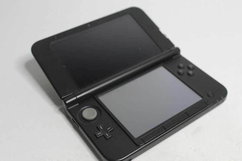 Laden Sie das Bild in Galerie -Viewer, Nintendo 3DS XL Handheld-Spielkonsole - Silber/Schwarz (2201199)
