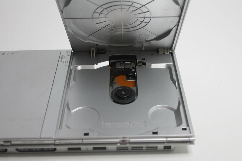 Laden Sie das Bild in Galerie -Viewer, Sony Playstation2, PS2 Slim PAL Konsole Silber OVP mit Controller - getestet
