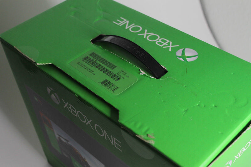 Laden Sie das Bild in Galerie -Viewer, Microsoft Xbox One 500GB Spielekonsole - Schwarz (5C5-00013)
