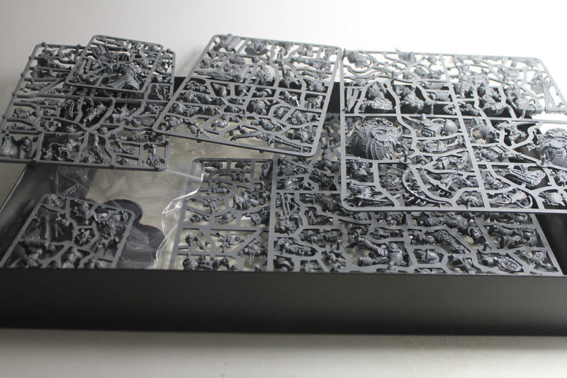 Laden Sie das Bild in Galerie -Viewer, Warhammer 40k  Schattenspeer BOX NEU
