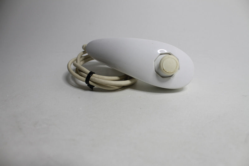Laden Sie das Bild in Galerie -Viewer, Nintendo Nunchuk (2310566) Navigation Controllers/Nunchucks

