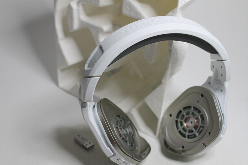 Laden Sie das Bild in Galerie -Viewer, Turtle Beach Stealth 600P Gen.2 Kabellos Gaming-Headset für PS4 und PS5 - Weiß
